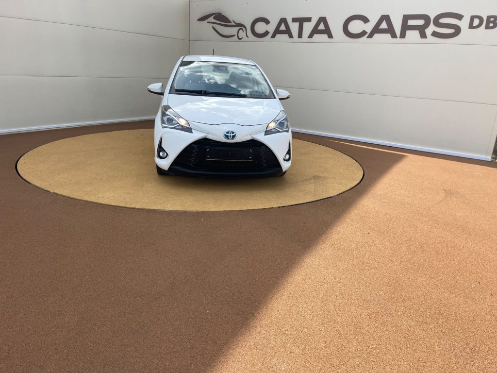 Toyota Yaris 1.5VVT, 100CP,Front Assist, Camera, Navi,Scaune Incalzite