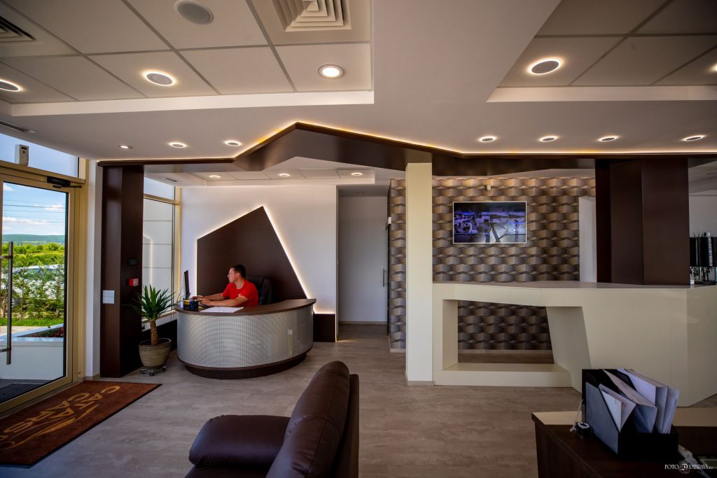 Showroom-ul CataCars din Aninoasa – interior 2