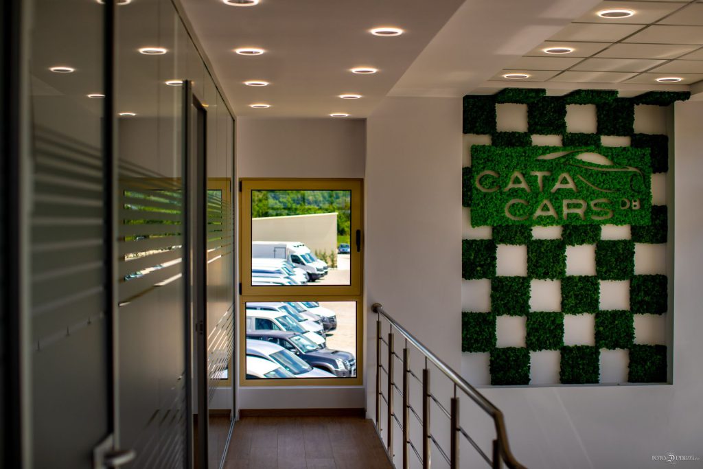 Showroom-ul CataCars din Aninoasa – interior 9