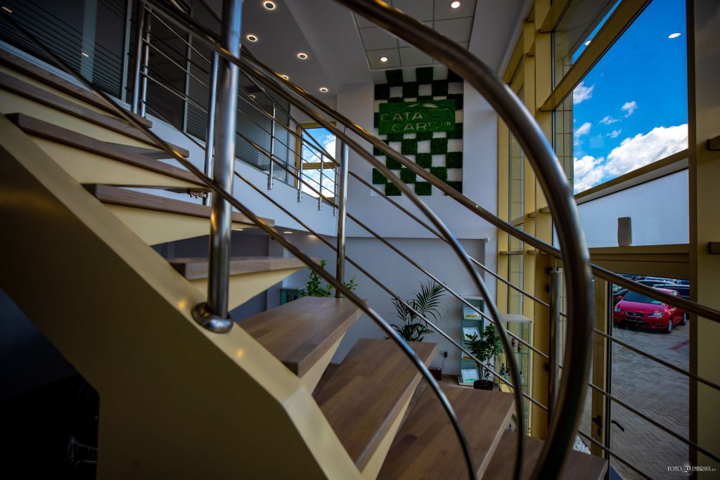 Showroom-ul CataCars din Aninoasa – interior 13