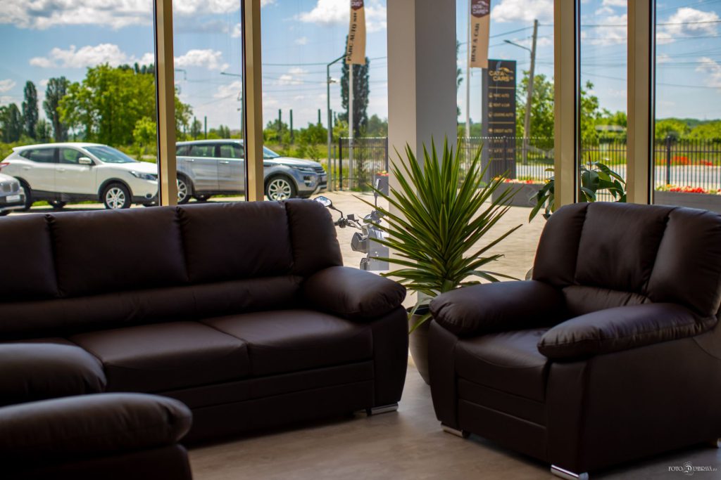 Showroom-ul CataCars din Aninoasa – interior 17