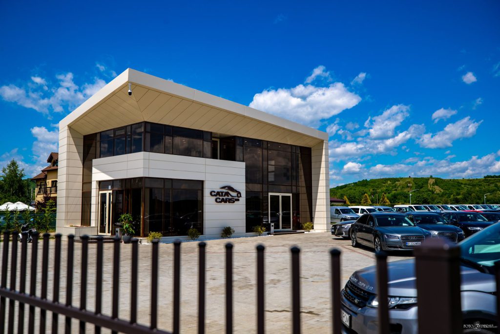 Parcul auto CataCars din Aninoasa, lângă Târgoviște – exterior 3