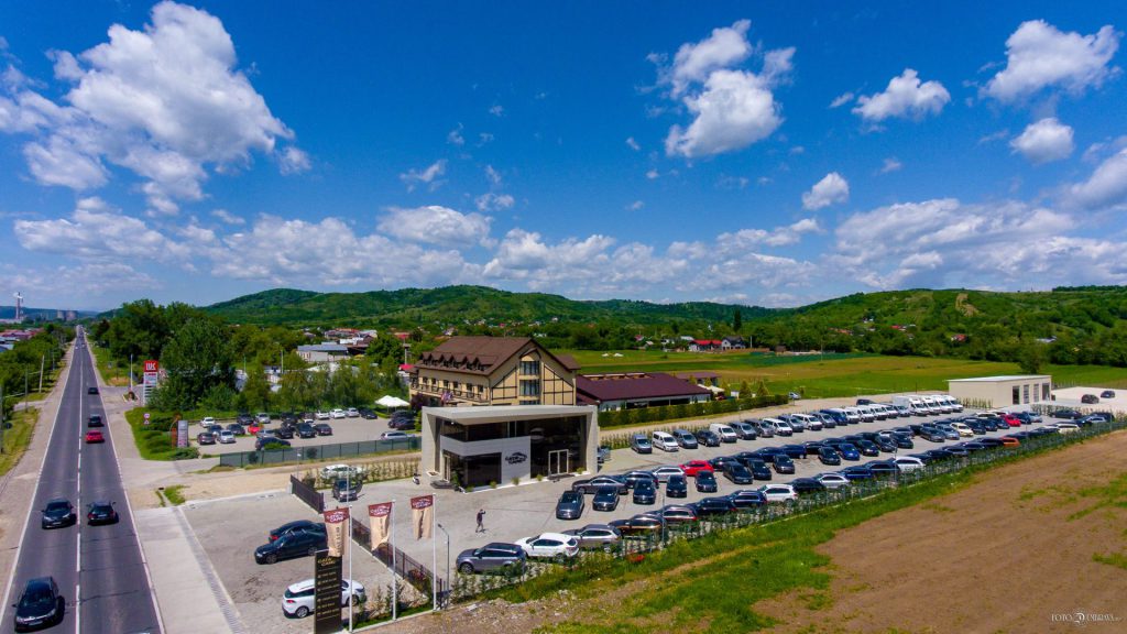 Parcul auto CataCars din Aninoasa, lângă Târgoviște – exterior 18